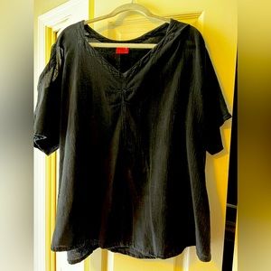 Oh My Gauze black 100% cotton top